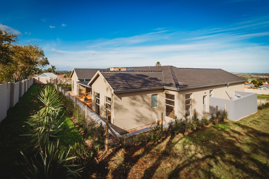 4 Bedroom Property for Sale in Blanco Western Cape